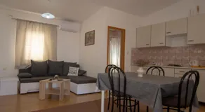 Apartmani Caganić Villa Bledi - Image 3
