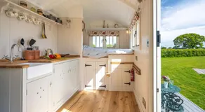The Shepherds Hut at Anvil House - Image 3
