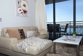 CENTRAL CBD EXEC STUNNING VIEW WIFI NETFLIX WINE - Image 3