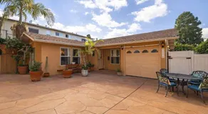 Central Location Cozy Home Villa - Image 5