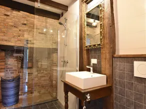Comfortable holiday home with private garden - Image 2