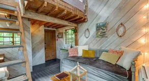 Treetop Hideaways: Luna Loft Treehouse - Image 2