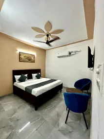 Hotel Basant - Image 2