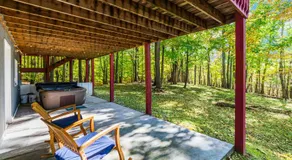 Mountain cabin w hot tub & deck - Image 4