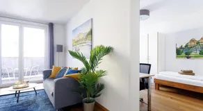 Spacious Group Apartment with Balcony - Image 2