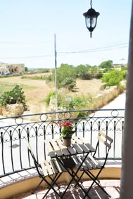Joseluce Guest House - Image 1