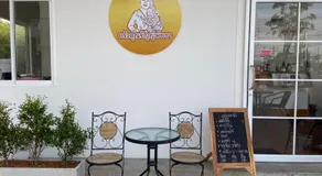 Chateau Hotel & Apartments - Image 4