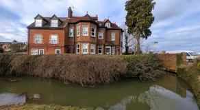 Lakeside Oxford Hotel - Image 2