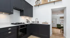 Luxurious renovated cottage with log burner - Image 3