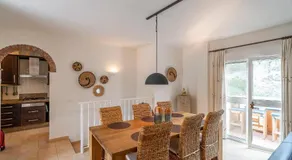 Villa apta para niños con terraza, barbacoa y jardín | Vistas al jardín - Image 3