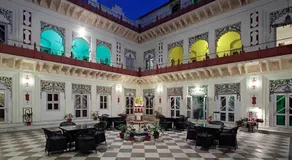 Laxmi Vilas Palace - Image 2