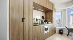 Gorgeous 1 Bedroom Apt with Balcony in Yorkville - Image 4