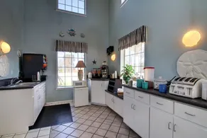 Key West Inn Wetumpka - Image 4