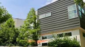 Stunning Modern Home w Pool and Hot Tub in DT - Image 5