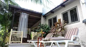 Cosy House in Blue Bay with Private Parking and Terrace - Image 4