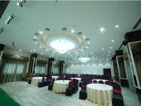 Alexander Luxury Hotel - Image 4