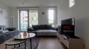 Modern 2BR-2BA Apartment Next to Wembley Stadium - Image 2
