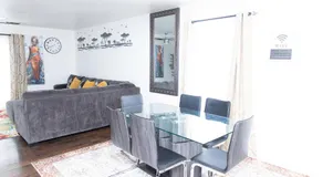 Beautifully Designed & Spacious Apartment in Newark 10mins from EWR Airport, Close to NYC and Beth Israel Hospital - Image 5