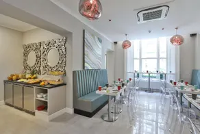 Park Avenue J Hotel London - Image 3