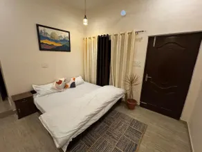 Vin's Villa & caffe - Image 2
