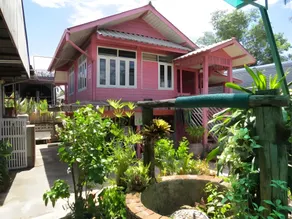 R-Lampang Guest House - Image 2
