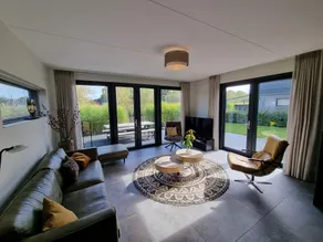 Modern water villa on the Frisian water - Image 2