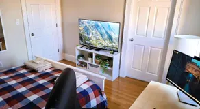 Homestay in South Boston - Image 2