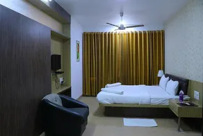 HOTEL EMBASSY LATUR - Image 4
