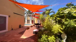 Brownstone Guesthouses - Image 4