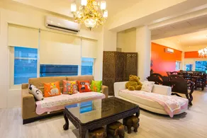 colorful wooden horse homestay - Image 2