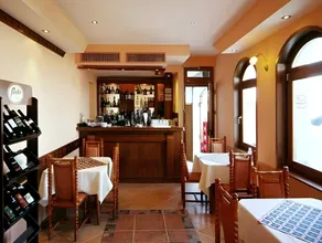 Family Hotel Saint Nikola - Image 4
