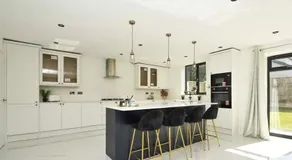 Glams luxury home - Image 5