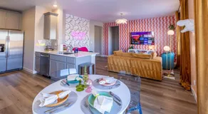 Near Airport, 3BR, Stock Tank Pool, Mini-Golf, Game Rm - Image 2