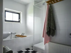 Family house with wellness - Image 3
