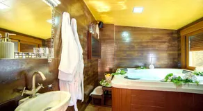 Cozy Chalet in Laroya + Pool - Image 2
