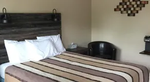 Kacee's Northern Suites - Image 2