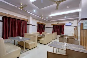 Hotel Ambika International Byndoor - Image 4
