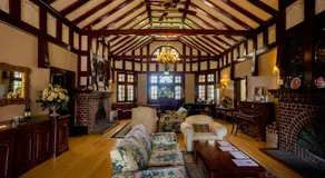 Petersons Armidale Winery and Guesthouse - Image 2