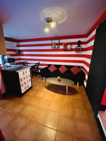 Sevilla Kitsch Hostel Art - Image 5