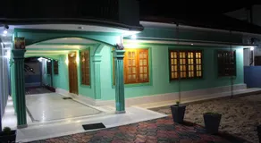 3 AC Bedroom house with free parking - Image 3