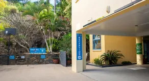 Coral Sea Vista Apartments - Image 5