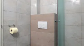 Central Apartment with Jacuzzi - Image 3