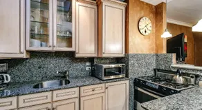 Historic and Unique Brownstone in Gold Coast - Downtown - 3 - Image 4
