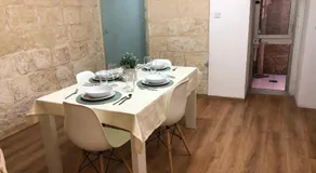 Floriana Cosy Townhouse 5 min walk to Valletta - Image 3