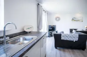 Beach View - 2 Bedroom Apartment - Llanelli - Image 3