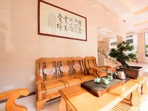 Hilton Hotel - Image 2