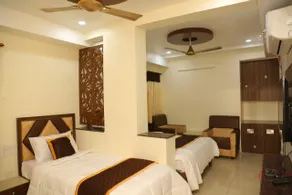 MV ELITE INN Hotel - Image 2