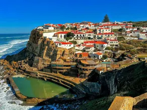 Cozy Getaway in Porto with Balcony - Image 5