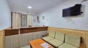 Newlands homestay near mall - Image 4