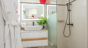 La love Room Marin - Image 4